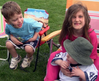 The little cousins chat it up!